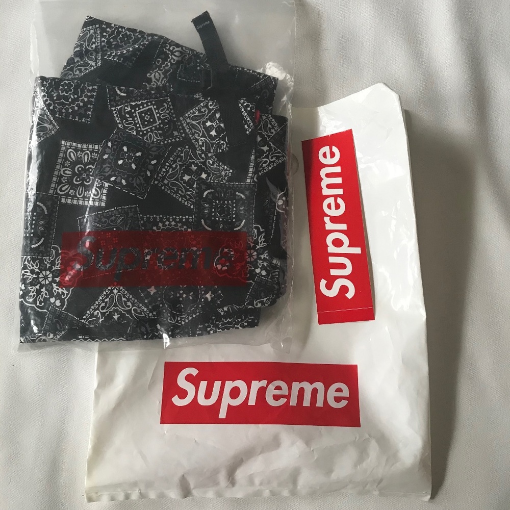 Brand New Supreme black bandana belted shorts size large